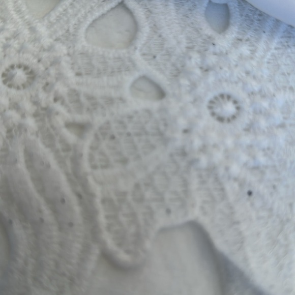 Calvin Klein Plus Size White Lace Sleeveless Top - Picture 13 of 14